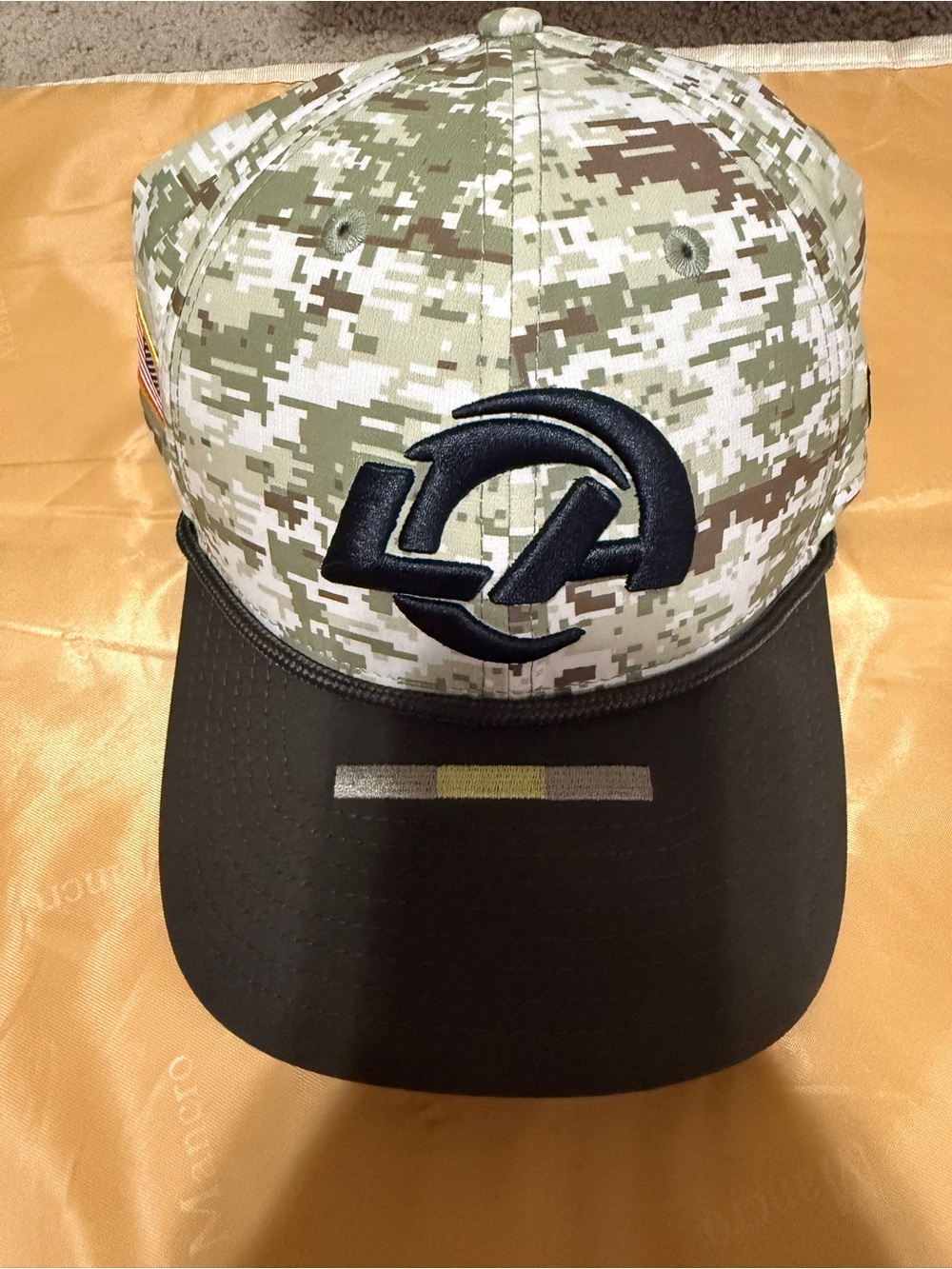 NFL Camo Cap , with Embroidered Shield LA RAMS salute to service